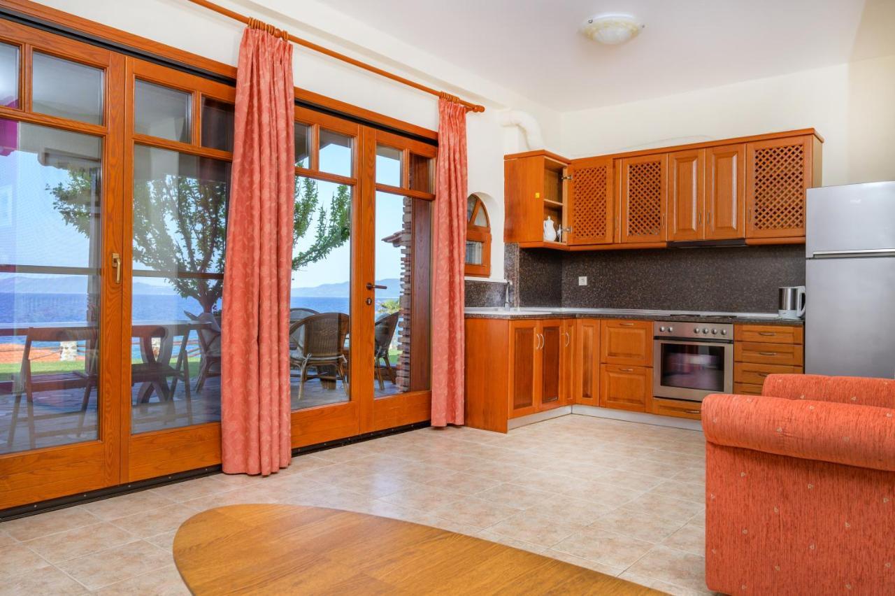 Mpalmpanas Villas Ierissós Buitenkant foto