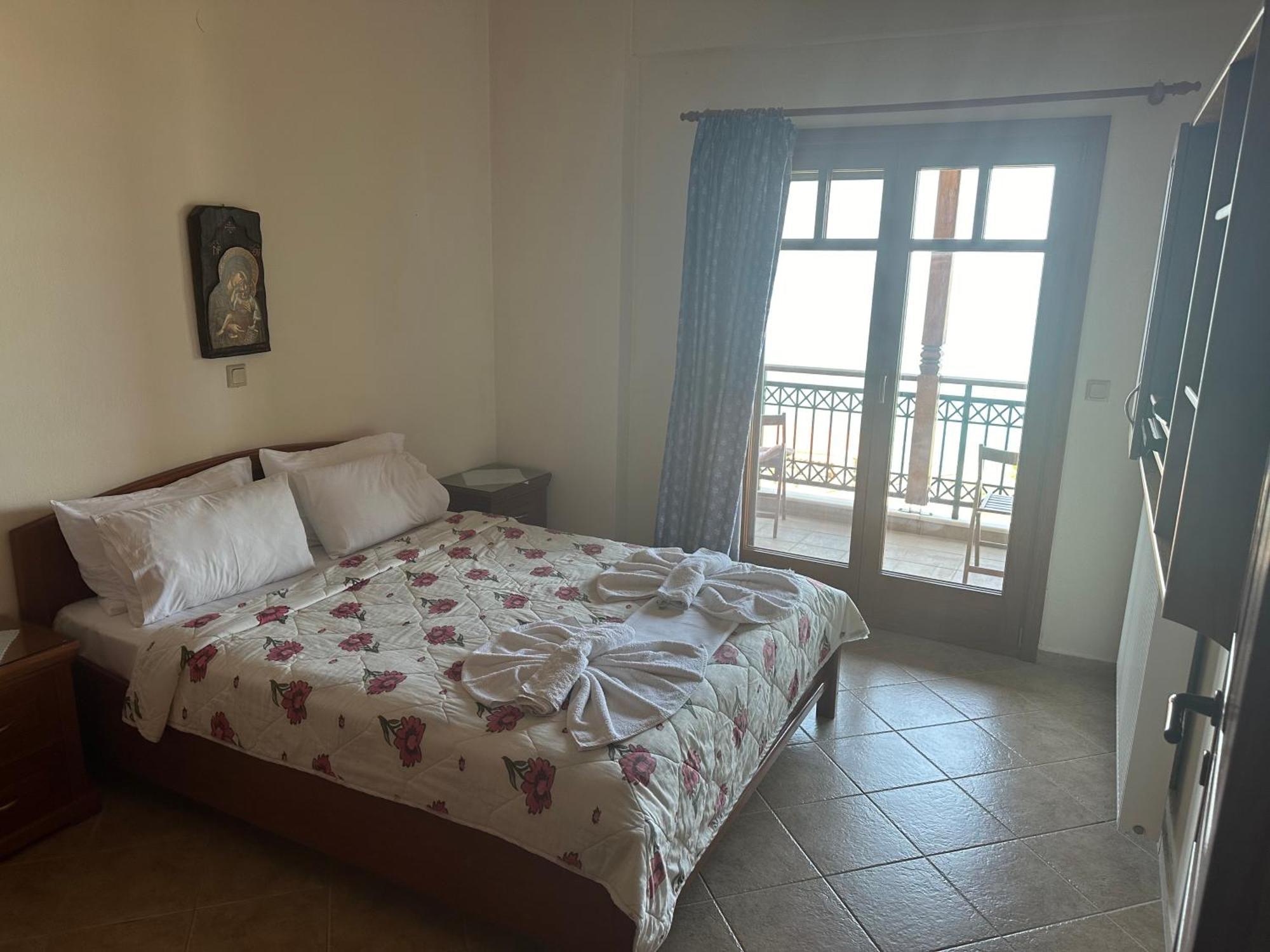 Mpalmpanas Villas Ierissós Buitenkant foto